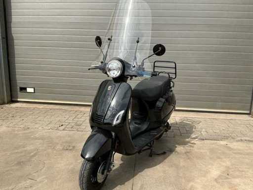 Riva ZNAU50 Scooter