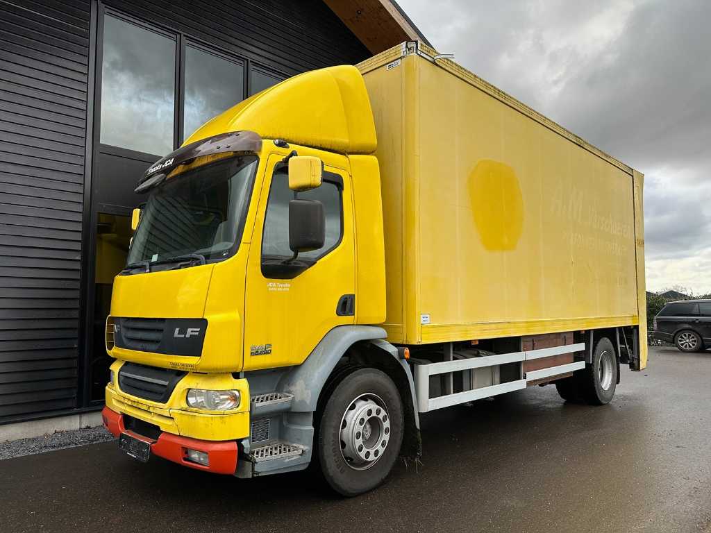 DAF FA LF 65 18 Tons with tailgate and towbar Belgian Registration.