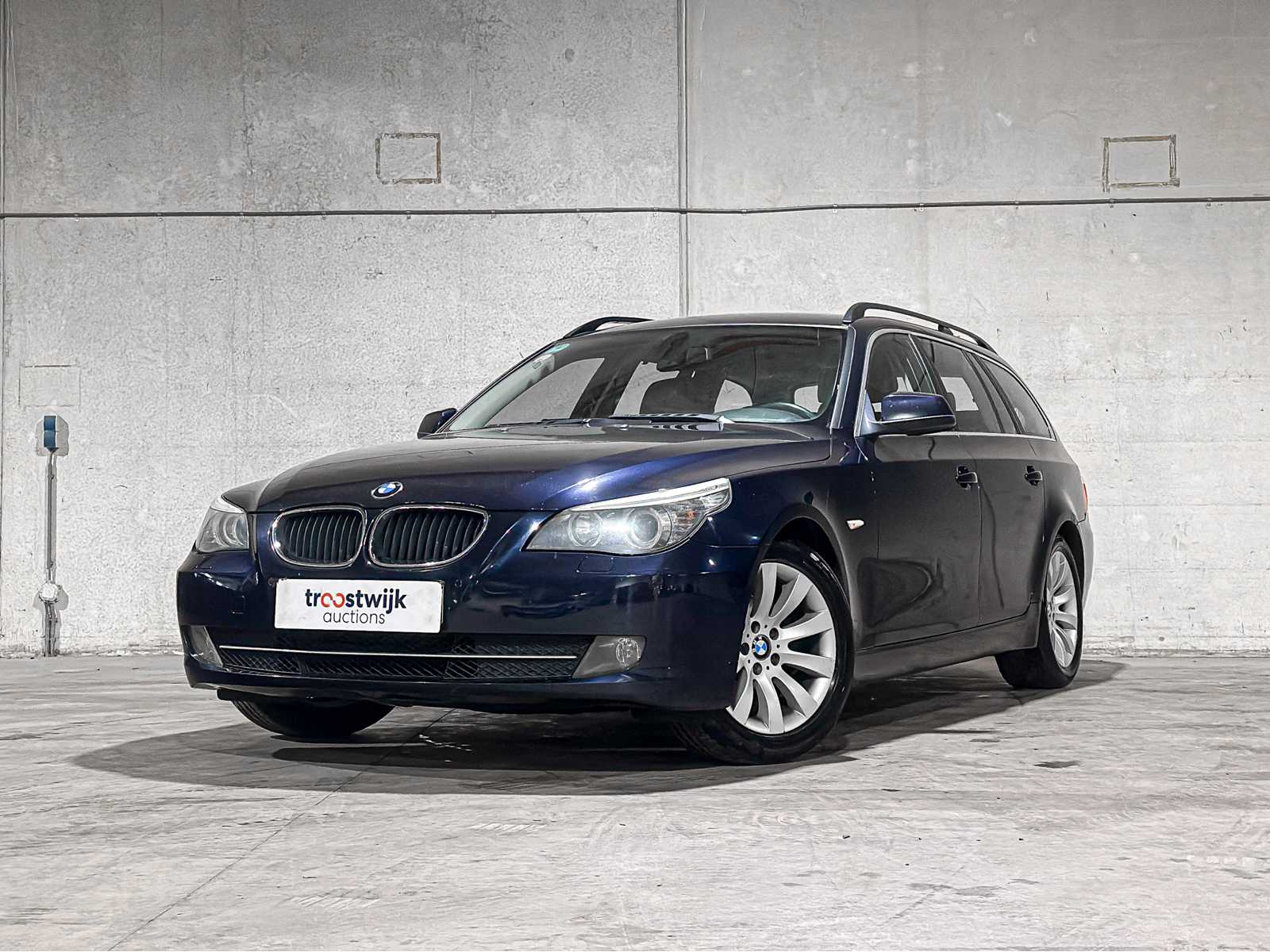 BMW 520i Touring Corporate Lease Business Line Edition I 163hp 2010 5-series , 68-KNS-5