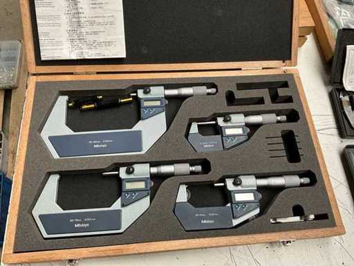 Mitutoyo Micrometer digital (4x)