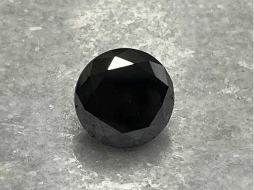 Zwarte diamant 7.44 carat natuurlijke diamant