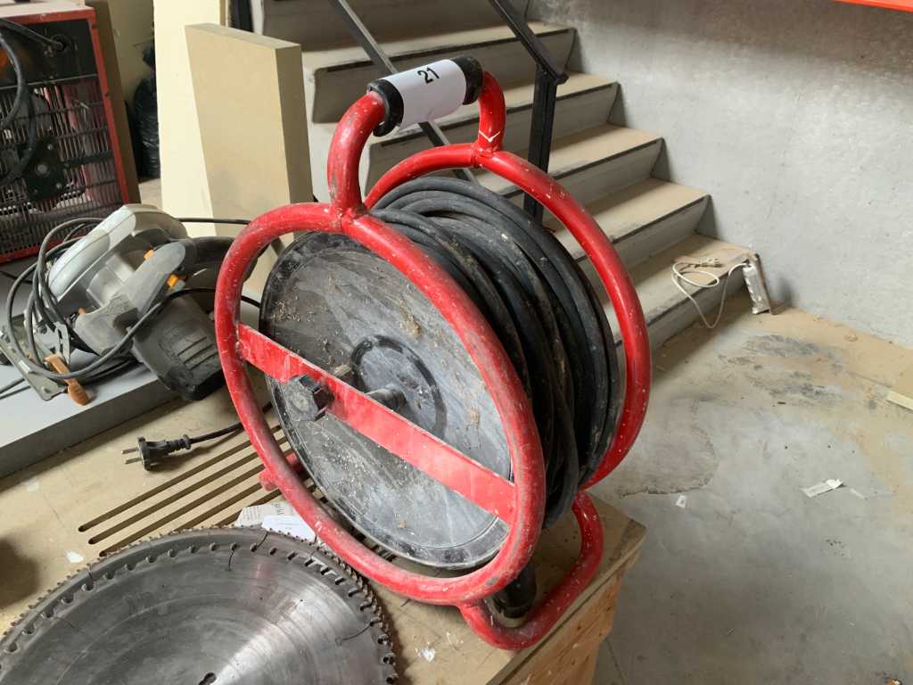 Extension cable reel
