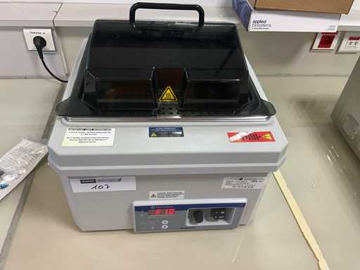 FISHER SCIENTIFIC ISOTEMP 2321 Water Bath