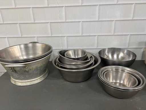 Różne kuchenne przybory ze stali nierdzewnej (28x)