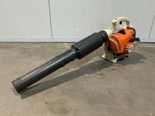 Souffleuse à feuilles Stihl BG66