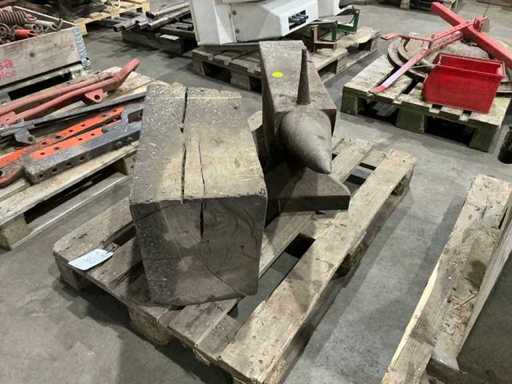 Anvil with base