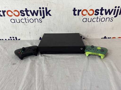 Xbox Wireless Controller Remix – Controller | Xbox One X – Console | Xbox Wireless Controller – Controller