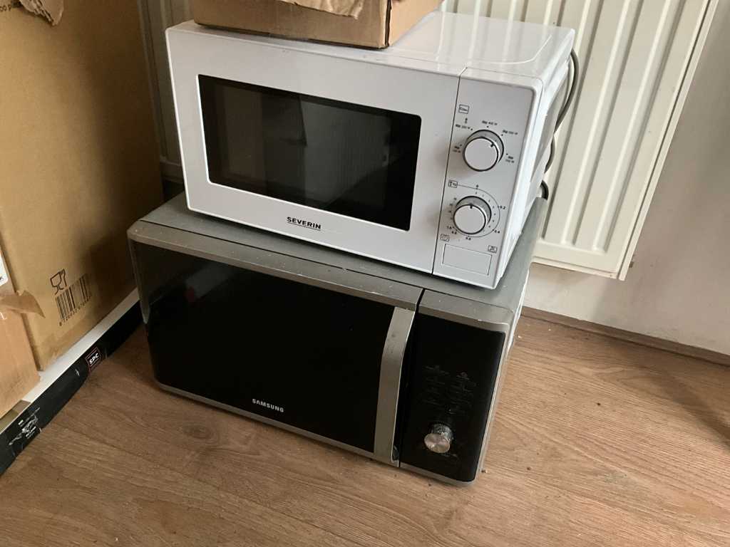 2 different microwave ovens
