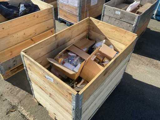 Diversos equipos de operación, incluidos interruptores automáticos SIEMENS