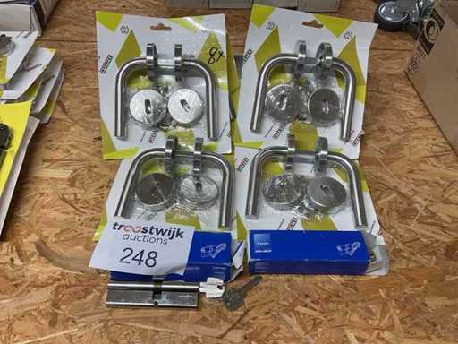 8 deurkrukken en 2 cilinder sloten