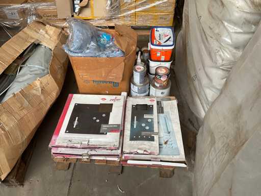 Charge verschiedener Auftragnehmerausrüstung