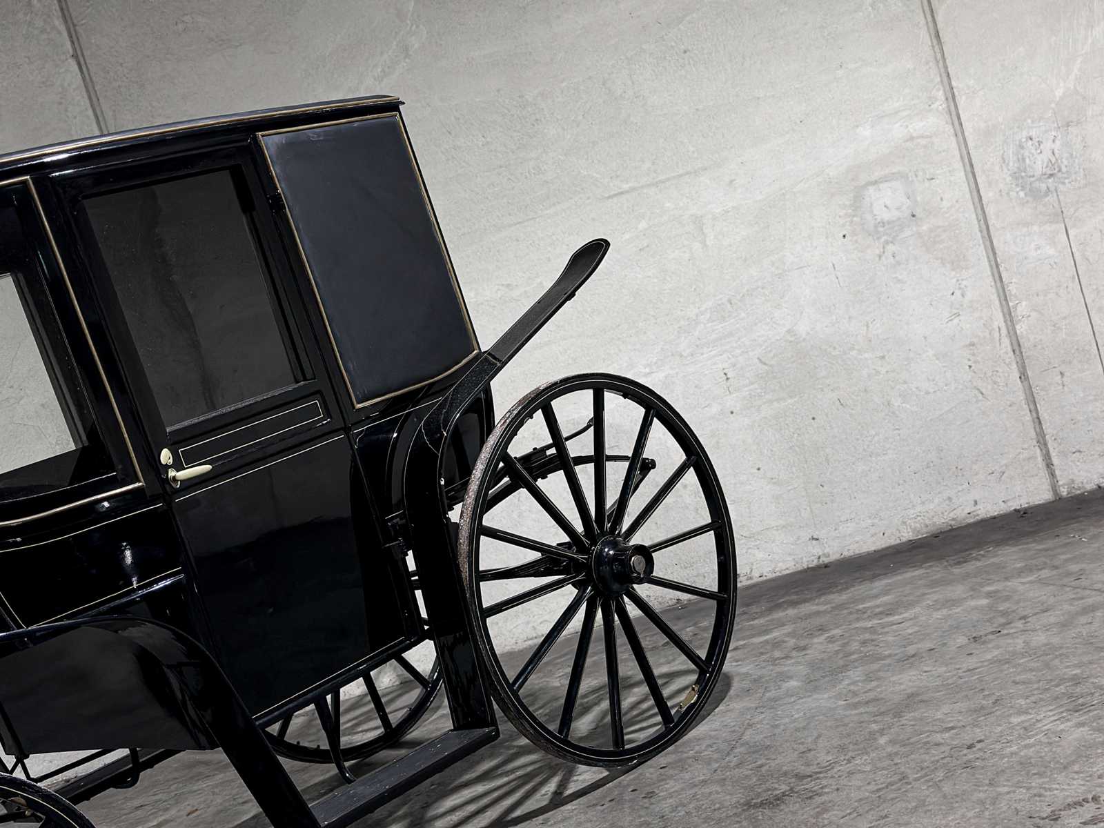 Carriage Berline Classic Horse-Drawn Carriage