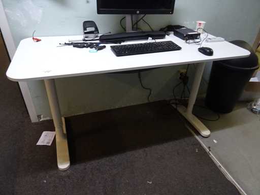 Ikea - Bekant - Schreibtisch (3x)