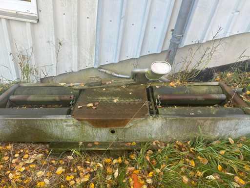 Roller conveyor for brake test bench