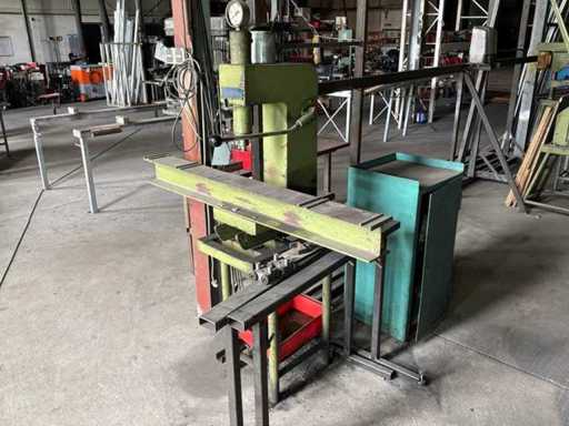 Compac DP 6 Hydraulikpresse