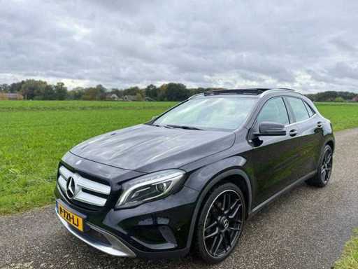 Mercedes-Benz - 2015 - Classe GLA - 180 - P-721-LJ