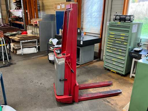 Stivuitor manual Gutor-Megatronic