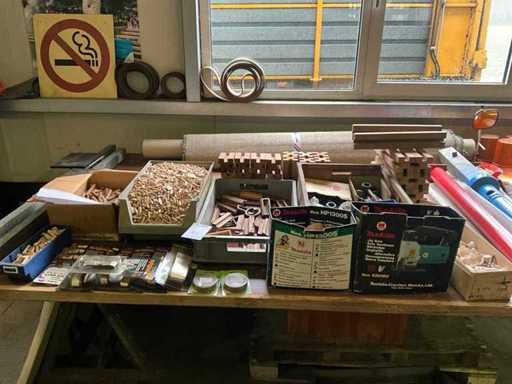 Materiale pentru prelucrarea lemnului