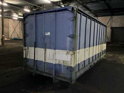 Zeecontainer met kabelopname.