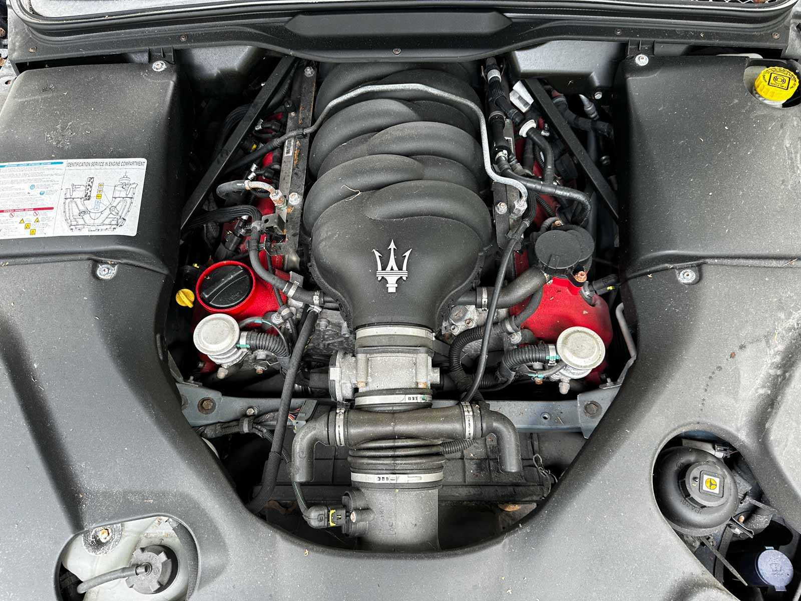 Maserati GranCabrio 4.7 V8 MC line 440pk 2012