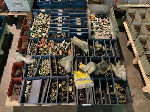 Série de différents fixateurs