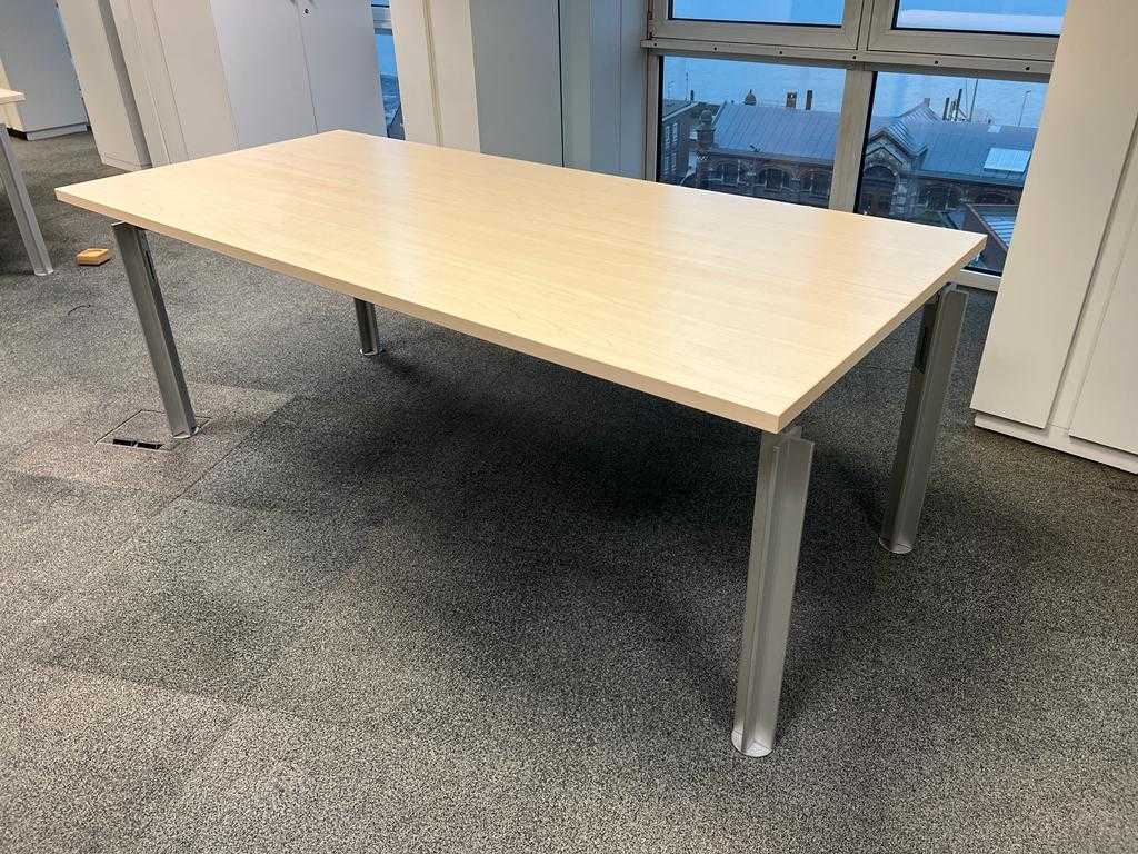 4 x Desk/table BULO