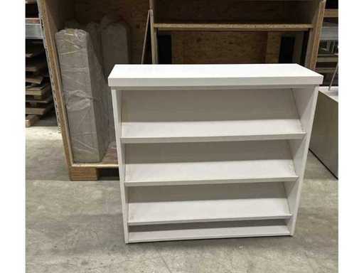 Półka katalogowa i broszura – biało lakierowana