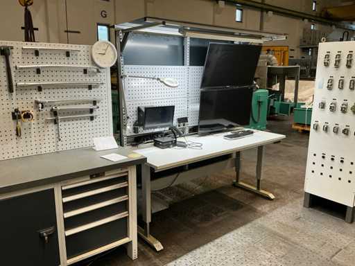 Kern Studer Ergo-Basic lift table with rear wall and lighting