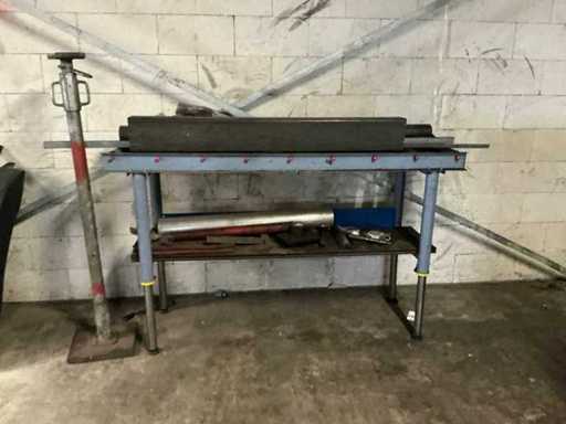 Roller conveyor