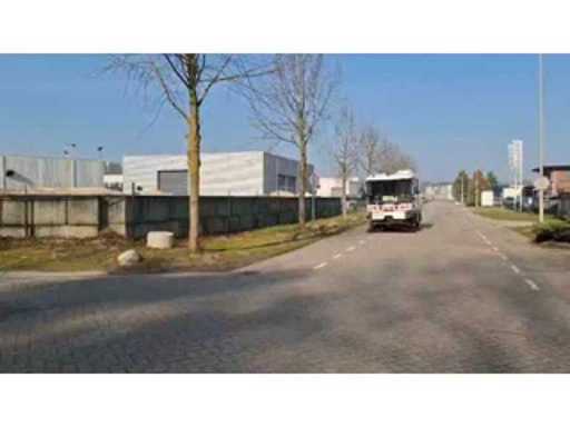 3336ec27-4fa0-44fa-a1a5-34ab32c6475d.mp4