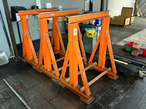 Heavy-duty trestles / supports (4x)