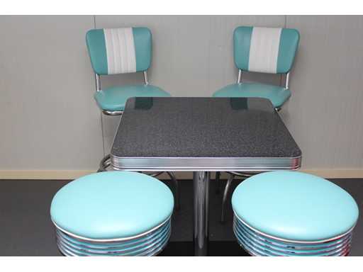 Lata pięćdziesiąte - Zestaw kolacyjny - Dekoracje przedmiotowe