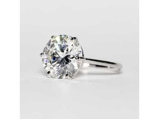 14 kt white gold ring with diamond 5,01 ct