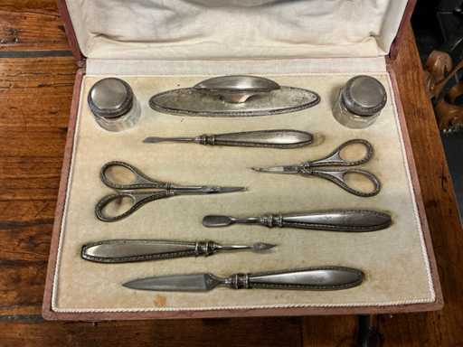 Antieke manicureset van 0.800 zilver.
