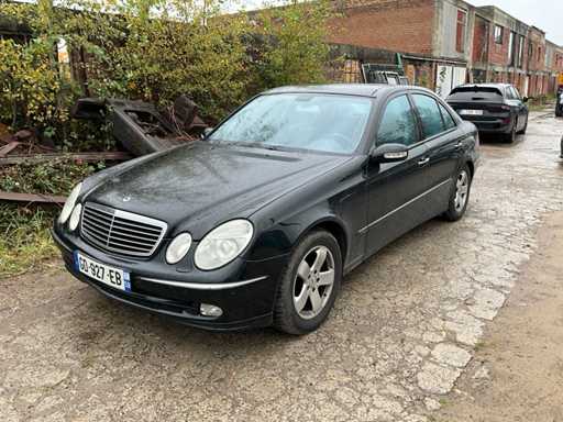 2002 Mercedes E-Class 220 Car