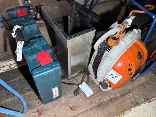 Bosch GSH7VC Demolition hammer and various