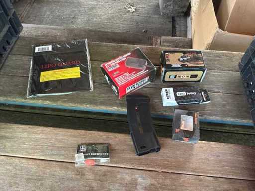 Charge von Airsoft-Teilen