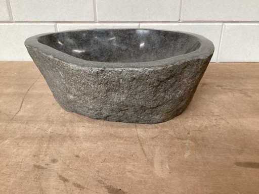 DIFFERNZ-Versenkung Lombok Riverstone Naturstein