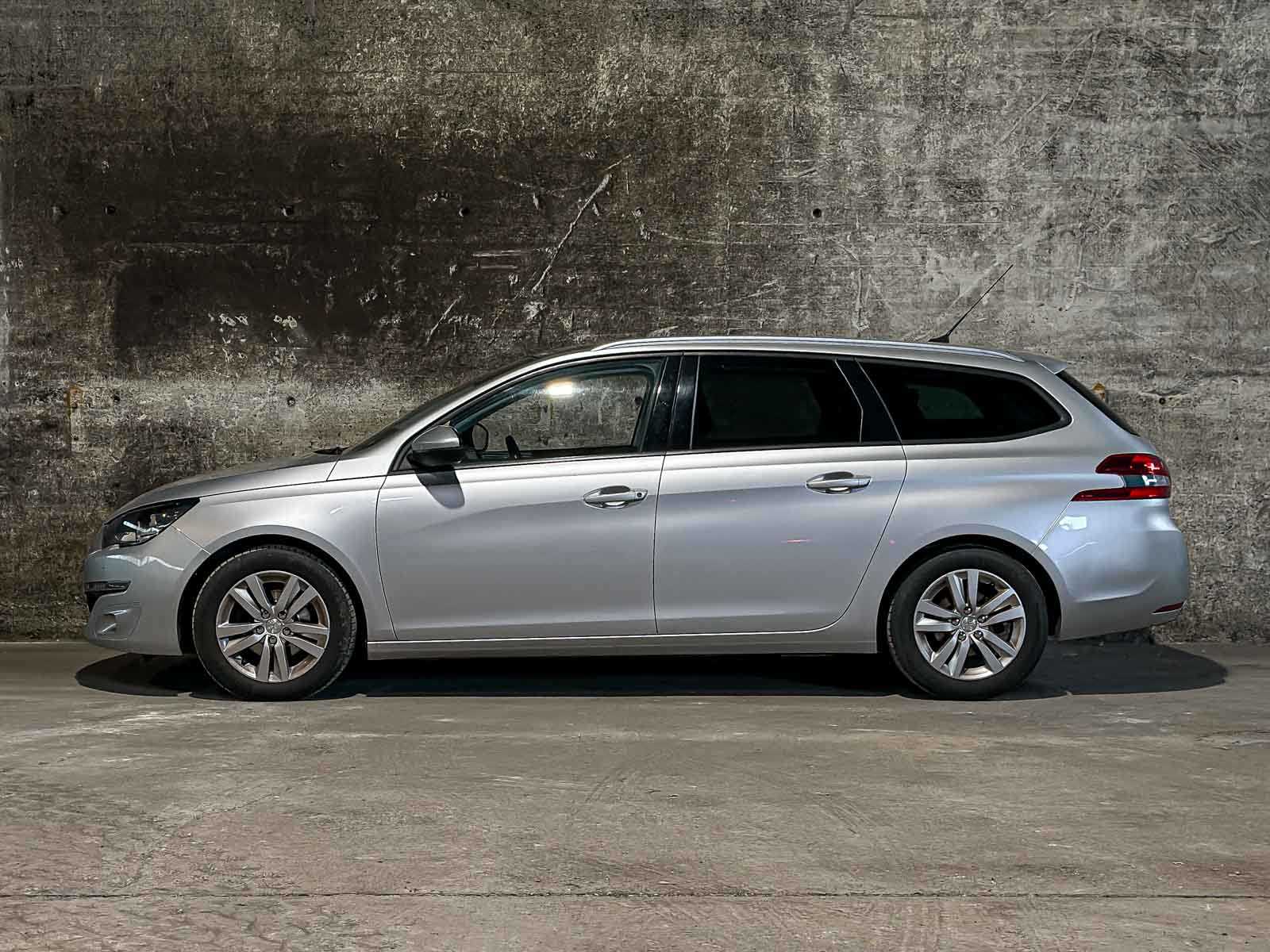 Peugeot 308 SW 1.2 PureTech Blue Lease Executive 110pk 2016 (Origineel-NL), JT-458-P