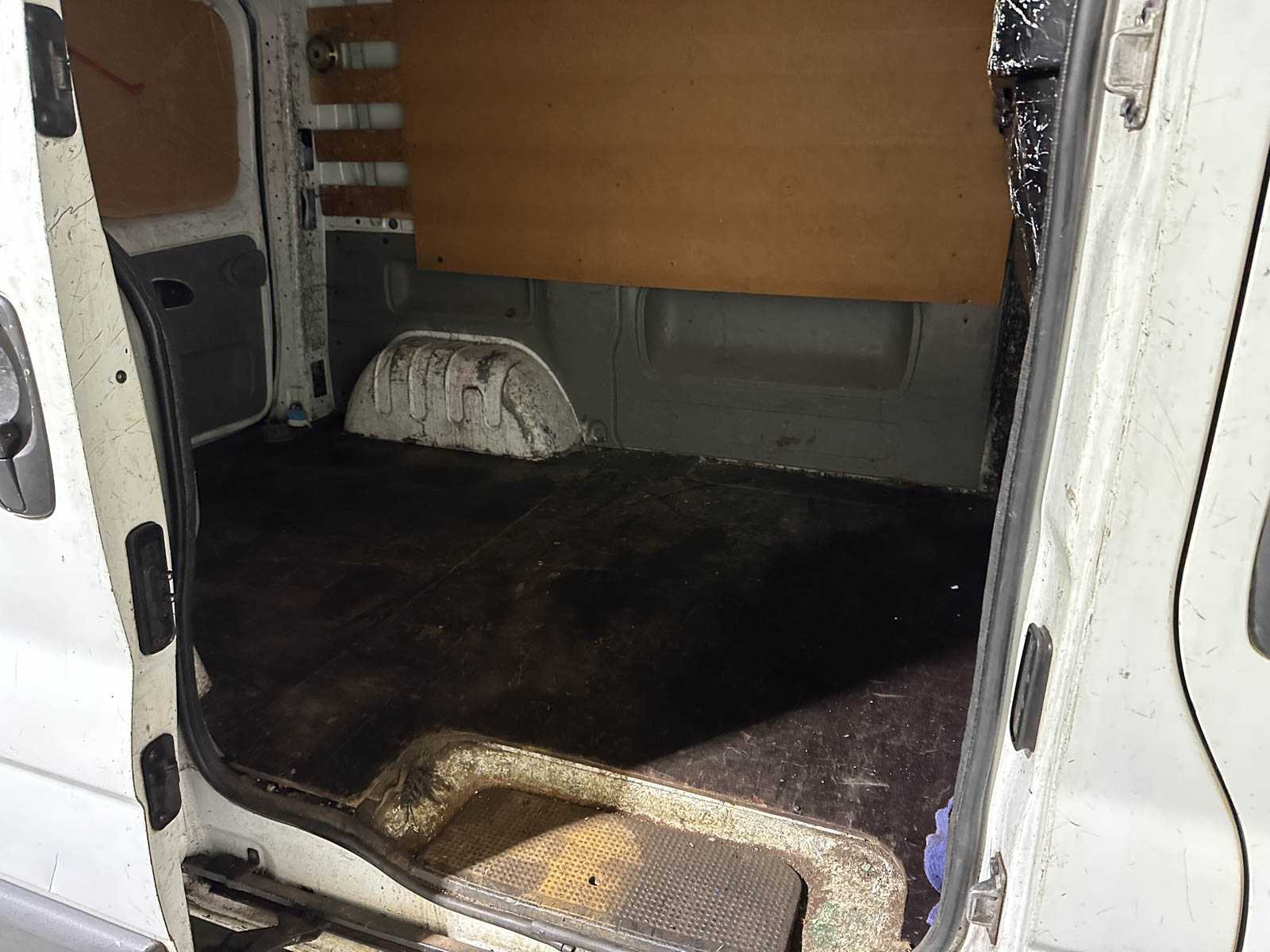 Renault Trafic 2.0 dCi T27 L1H1 Eco Black Edition 89pk 2014 (Origineel-NL), VJ-606-F