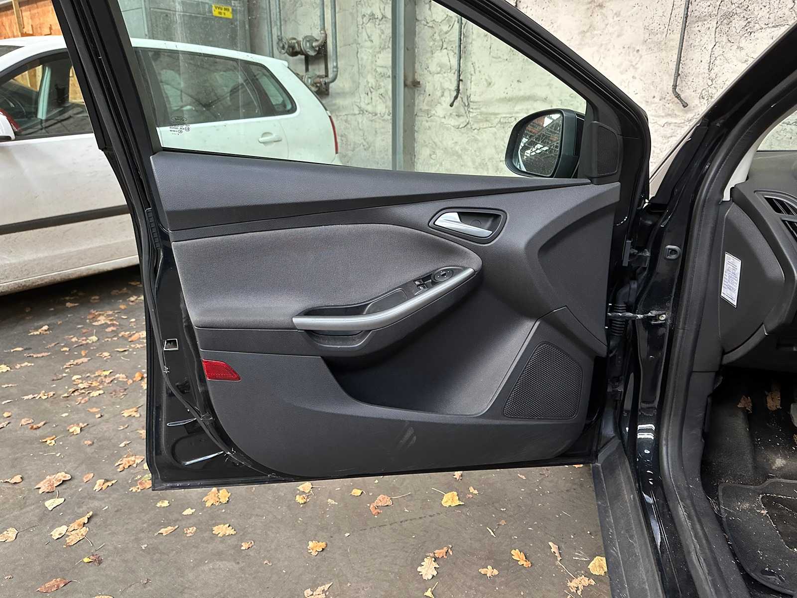 Ford Focus Wagon 1.6 tdci 105pk 2012, 56-ZFS-9