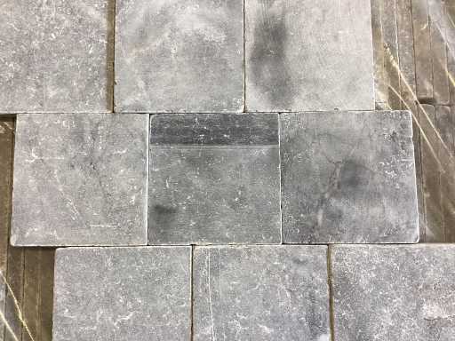 Kamień naturalny, niebieski kamień 15x15x2 cm, płytki 62,37 m²