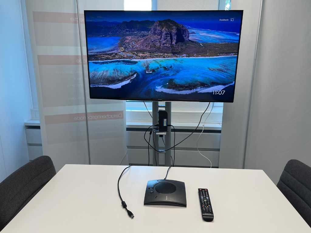 Samsung UE55H6200 - 55" videoconferentie systeem op statief