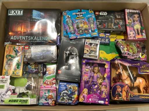 Palette von Spielzeugen, darunter Playmobil, Lego und Disney