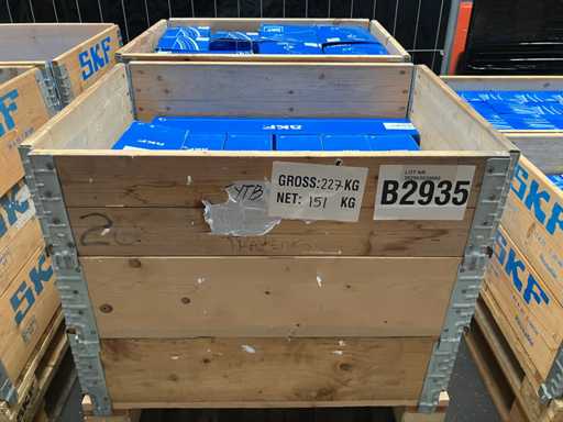 151 kg net automotive bearings from SKF