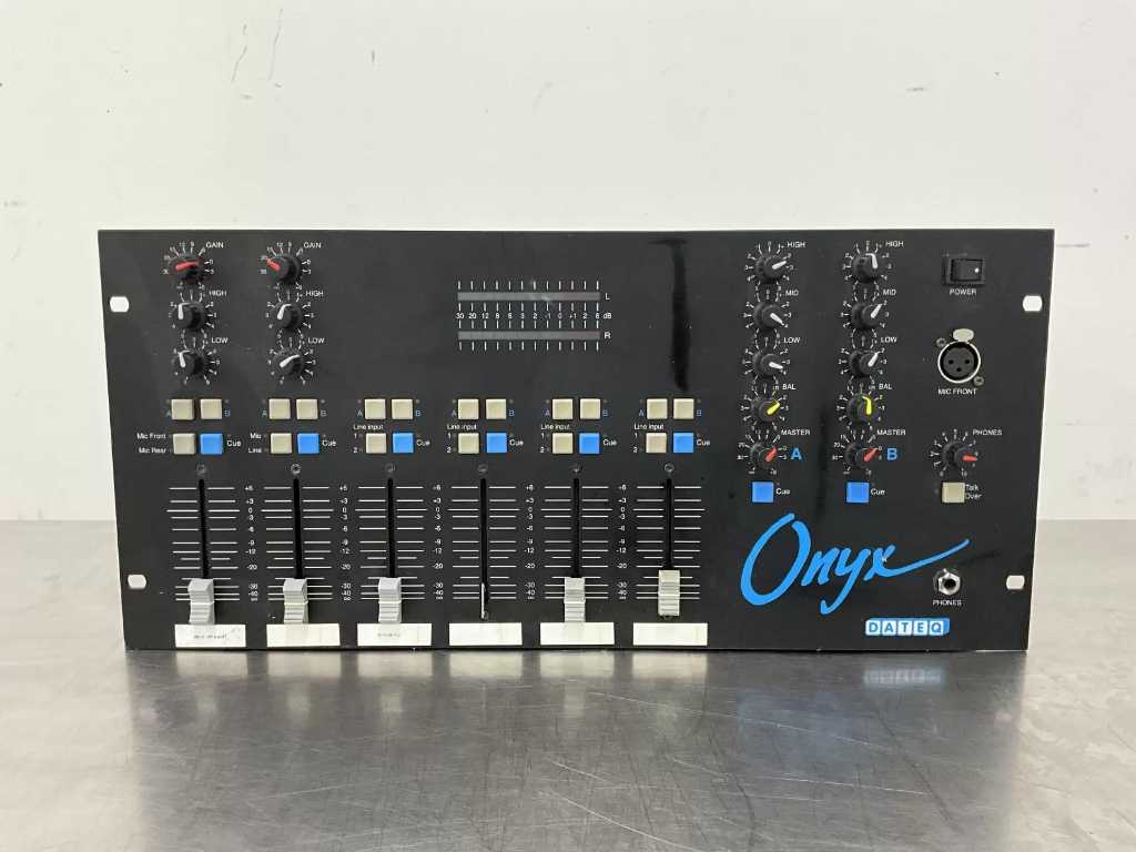Dateq - Onyx - Console de mixage audio