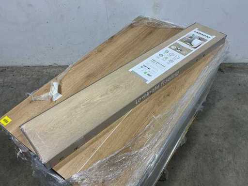 Podłoga laminowana - dąb beżowy - podłoga laminowana 90 m2