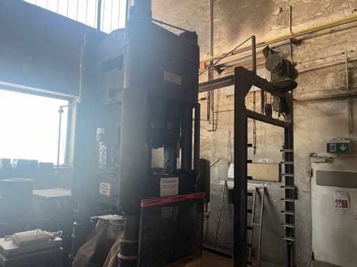 Friedrich Horn - Pressa per la produzione di prodotti refrattari - 1965 - Stampa