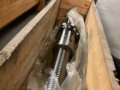 Șurub cu bile de precizie