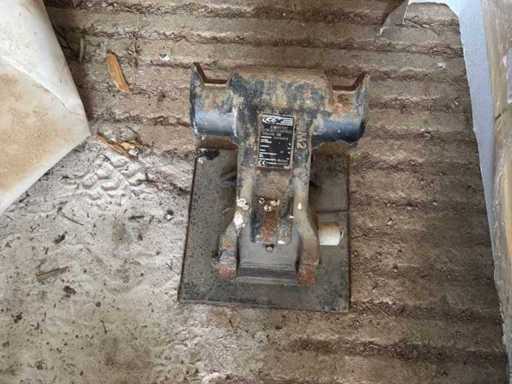 Hammer plate